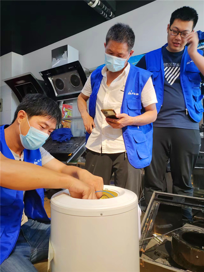 鞍山家電清洗行情好，9800元做洗多多家電清洗加盟商！